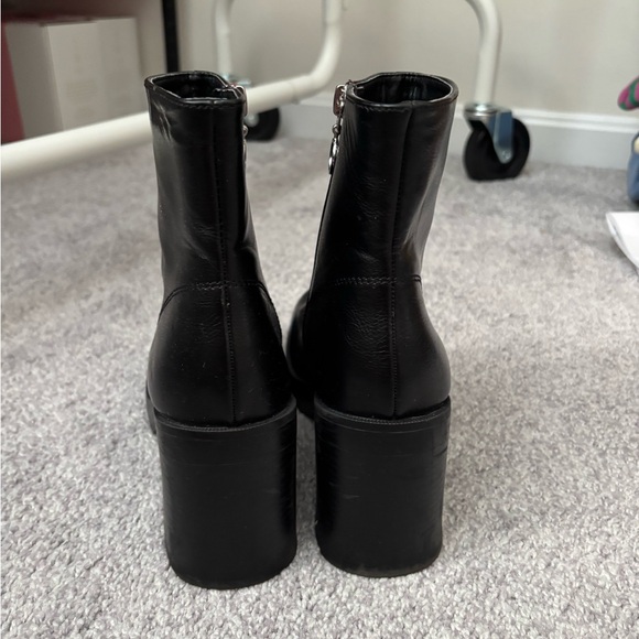 DIRTY LAUNDRY BLACK LEATHER BOOTIES - Picture 6 of 6